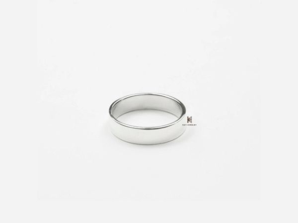 Thiết kế nhỏ gọn, tinh giản mang sự trẻ trung và năng động