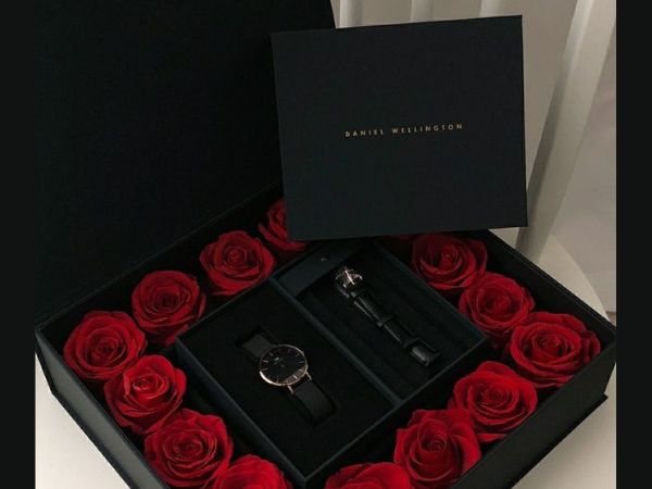 Đồng hồ đôi thể hiện sự gắn kết của cả hai