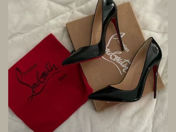 Một đôi giày cao gót giúp nàng tự tin trong hàng ngày