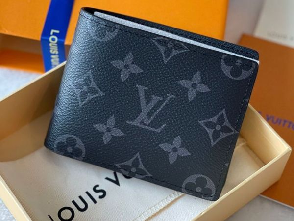 Bóp da nam là quà tặng thể hiện sự tinh tế