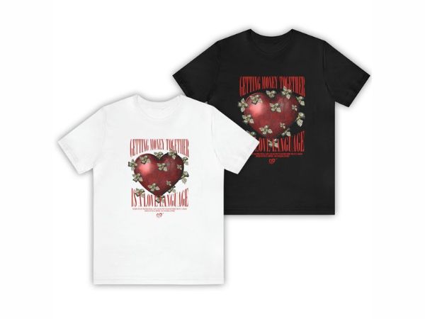 Áo đôi thể hiện sự gắn kết cả hai