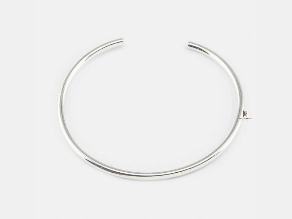 Mẫu vòng tay mang phong cách tối giản và lịch lãm