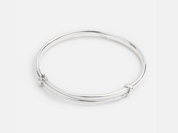 Mẫu vòng tay bạc có thiết kế linh hoạt