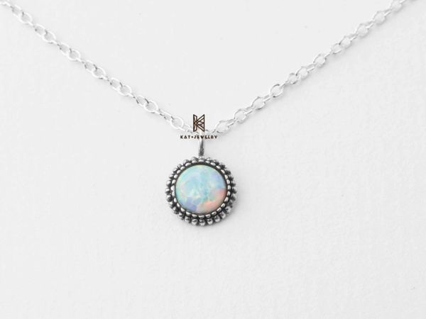 Mẫu dây mang sự mạnh mẽ nhưng không kém phần thanh thoát