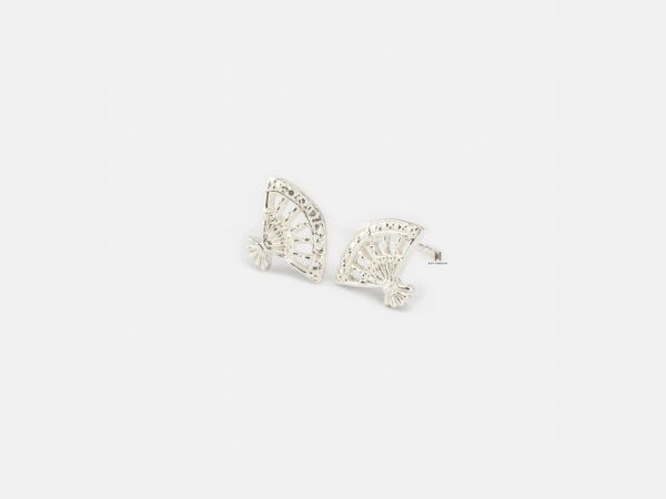 E Stud Fan Pattern nét sang trọng và quý phái với hình cánh quạt