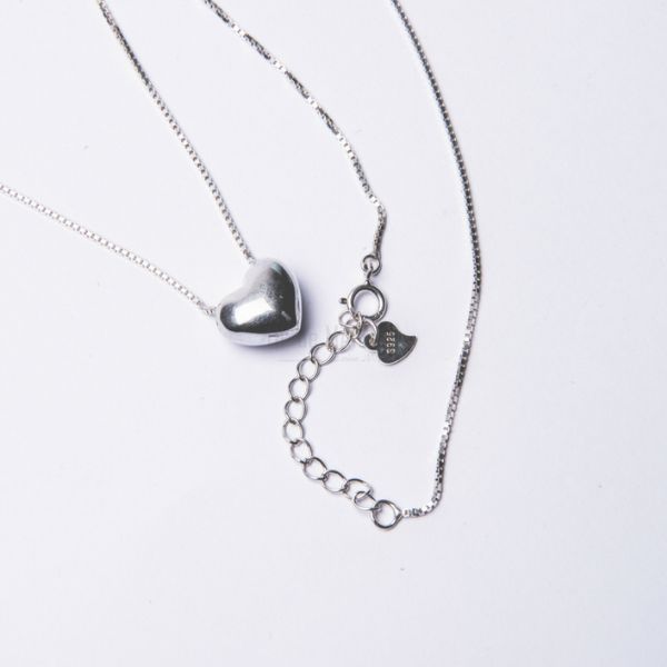 Tặng dây chuyền cho người yêu mong hạnh phúc lâu dài