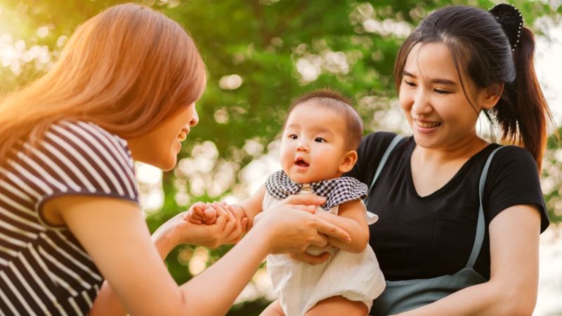 trông em bé theo giờ