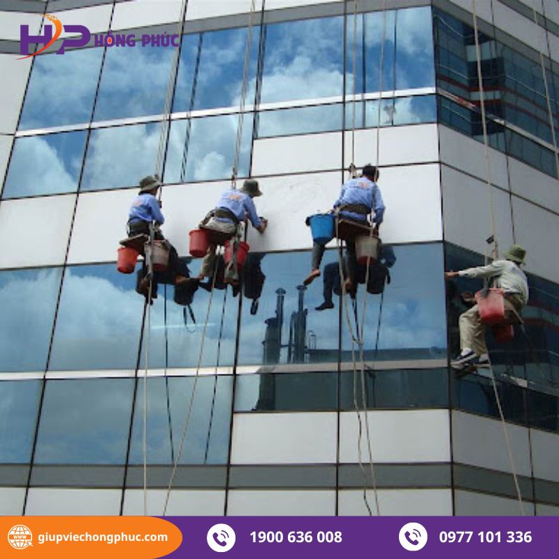 Lau kính chuyên nghiệp tại Hồng Phúc