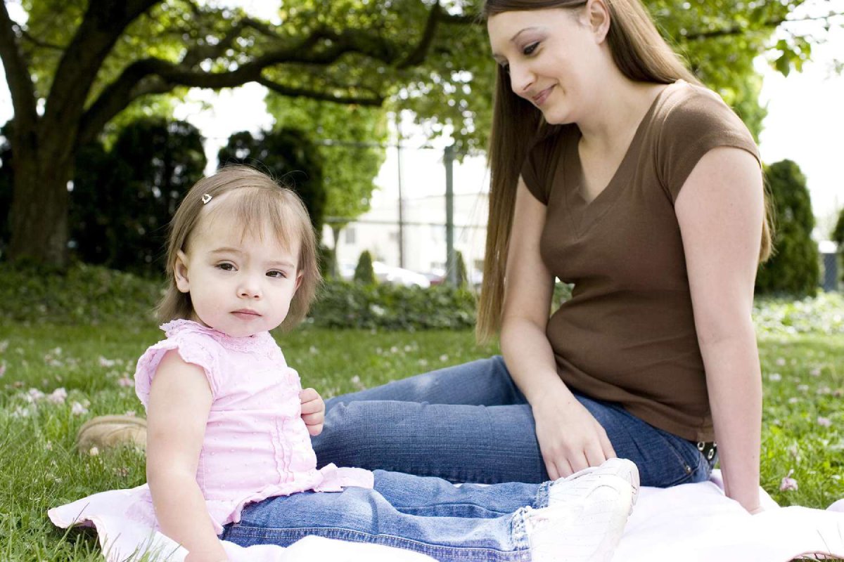 Giúp việc chăm em bé