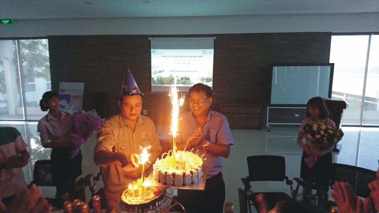 sinh-nhat-pho-giam-doc-va-giam-doc-nha-may