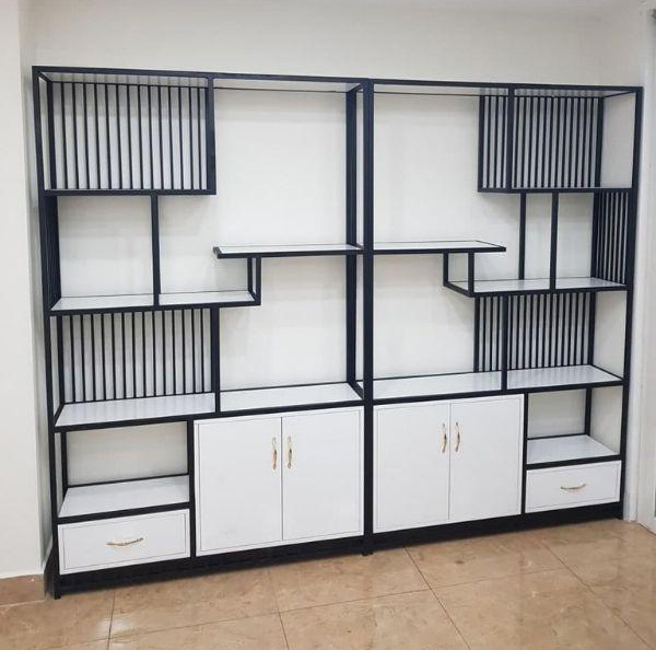 xuong-san-xuat-gia-ke-trang-tri-san-pham-nha-hang-ha-noi