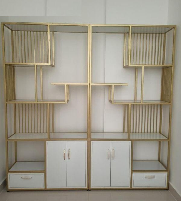 xuong-san-xuat-gia-ke-trang-tri-san-pham-nha-hang-ha-noi