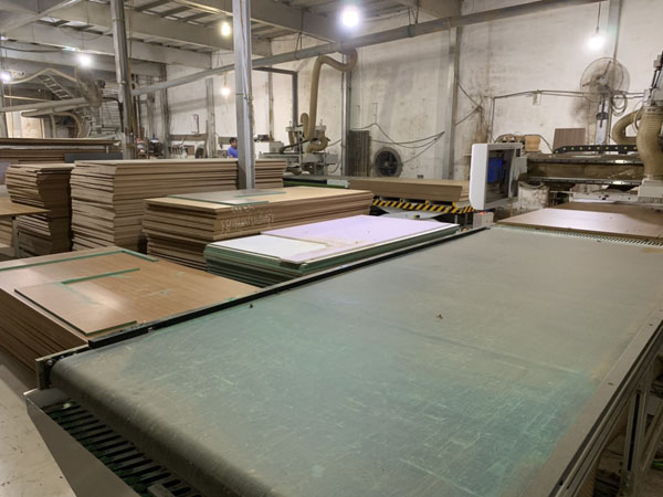 xuong-san-xuat-noi-that-go-cong-nghiep-theo-yeu-cau-ha-noi