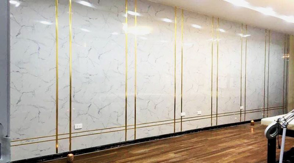 ốp tường bằng tấm PVC vân đá