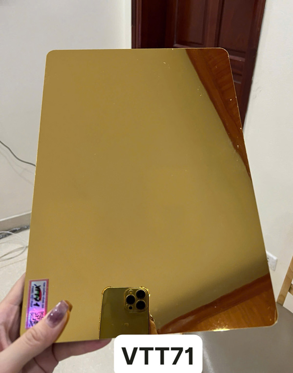 Tấm ốp than tre bóng gương