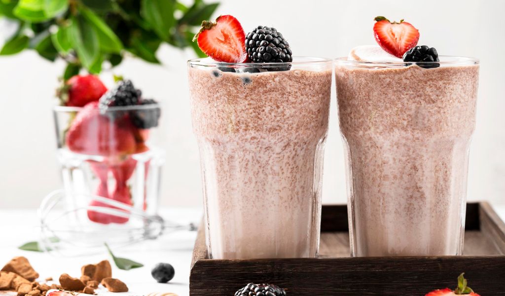 Bạn có thể tự tạo nên ly sinh tố socola chuẩn vị tại nhà chỉ với vài bước đơn giản