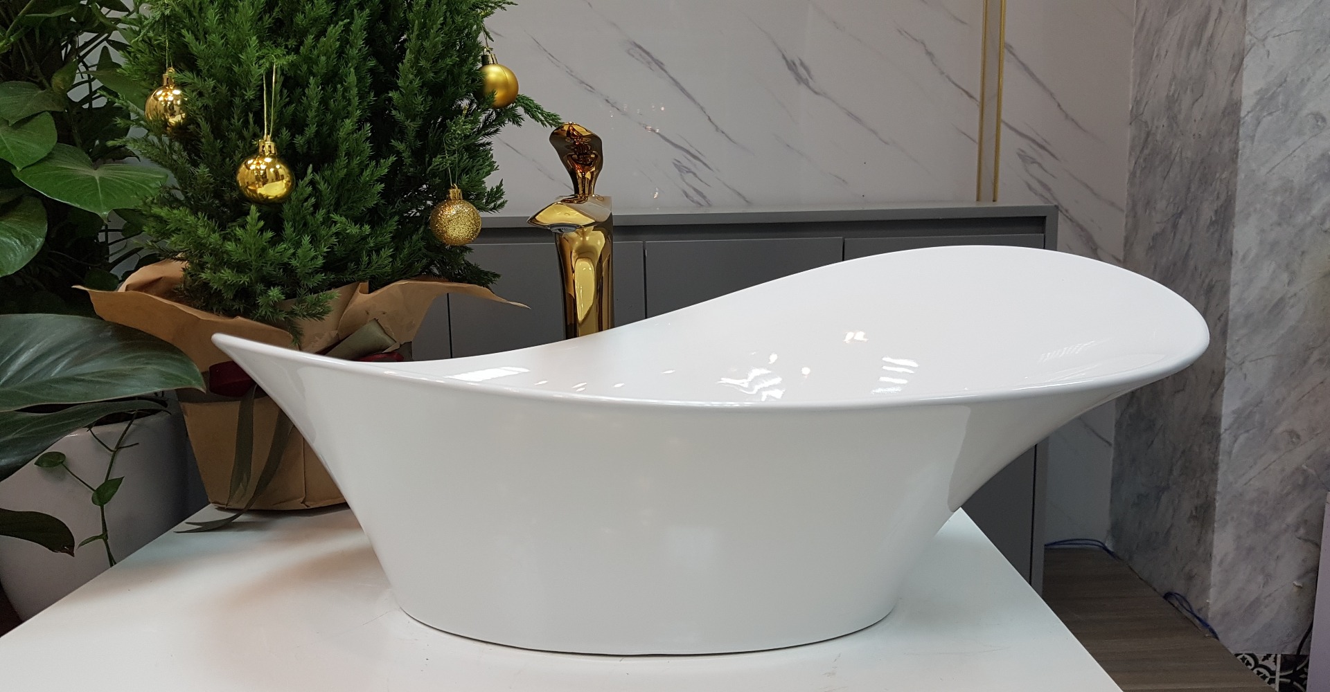 Thiết bị vệ sinh cao cấp hiện đại, tinh tế