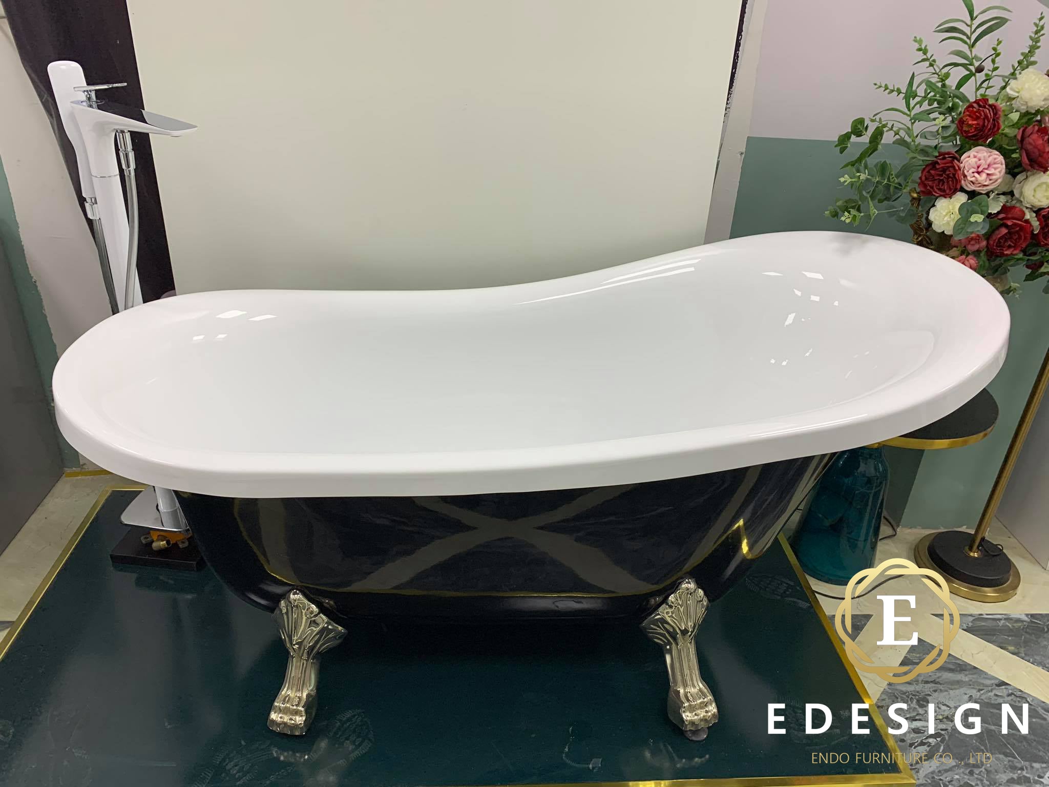 Giá Bồn Tắm Royal Và Sen Đứng