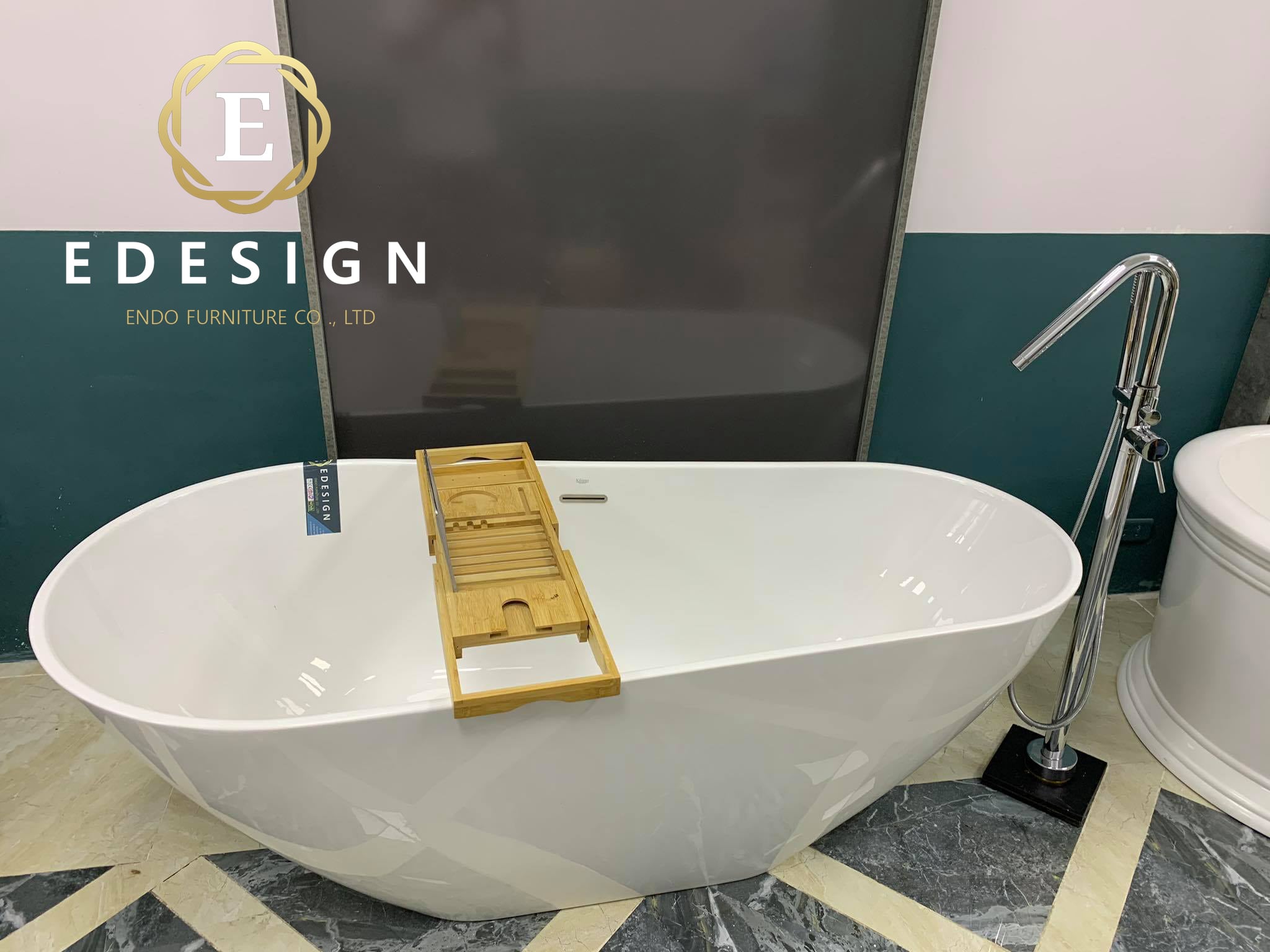 Giá Bồn Tắm Saida Và Sen Đứng