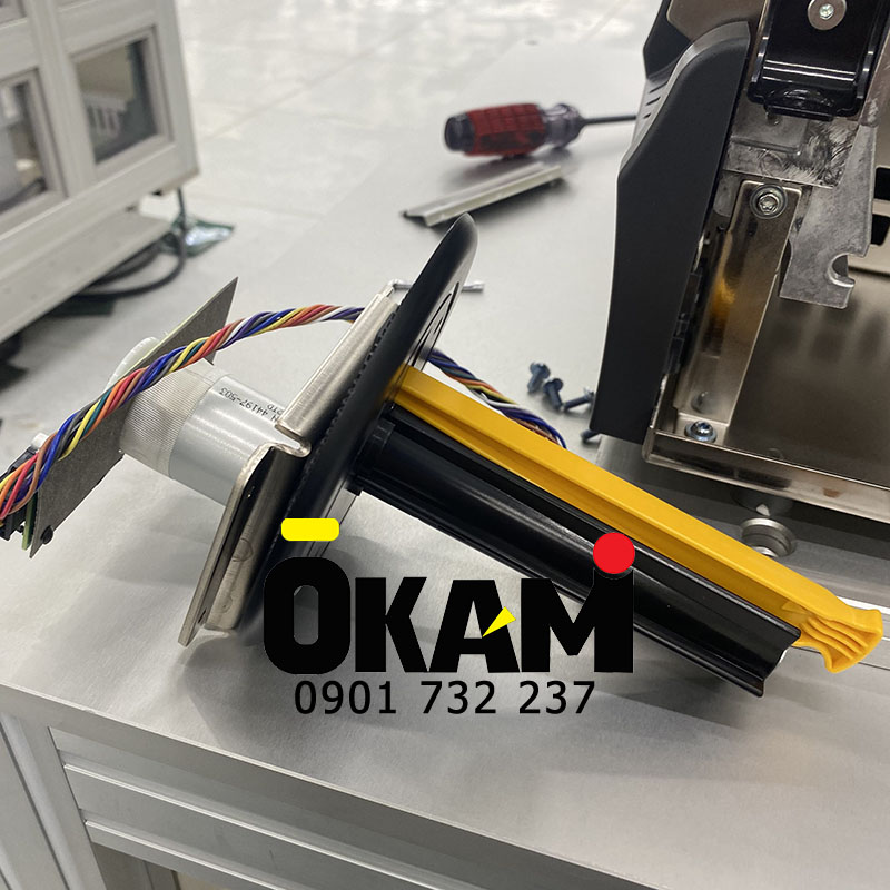 bán Bộ bóc tem cuộn đế tự động Zebra ZT411