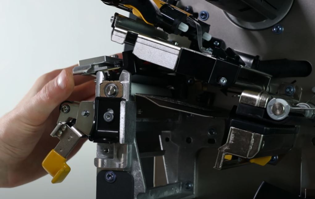 cach thay dau in zebra zt411