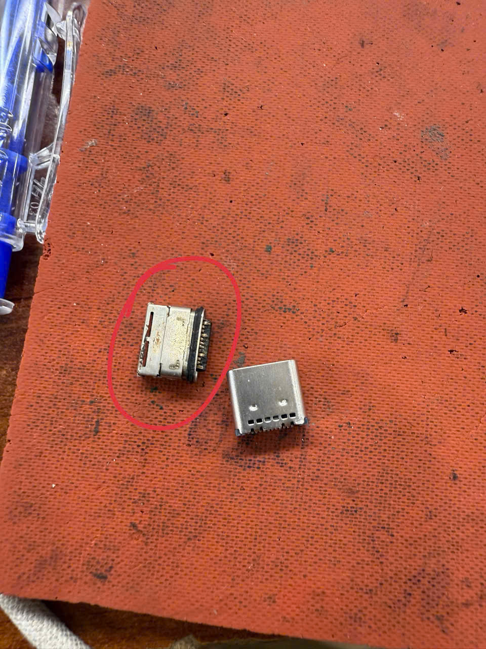 Dịch vụ thay chân sạc máy quét Zebra TC21 TC26 TC27 Okami