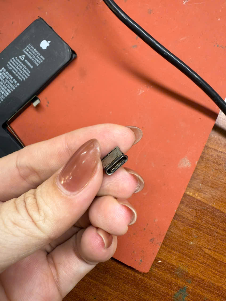 Dịch vụ thay chân sạc máy quét Zebra TC21 TC26 TC27 chính hãng