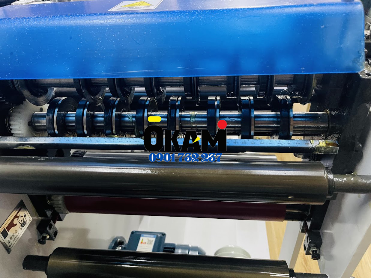Máy chia decal dạng cuộn OSM350