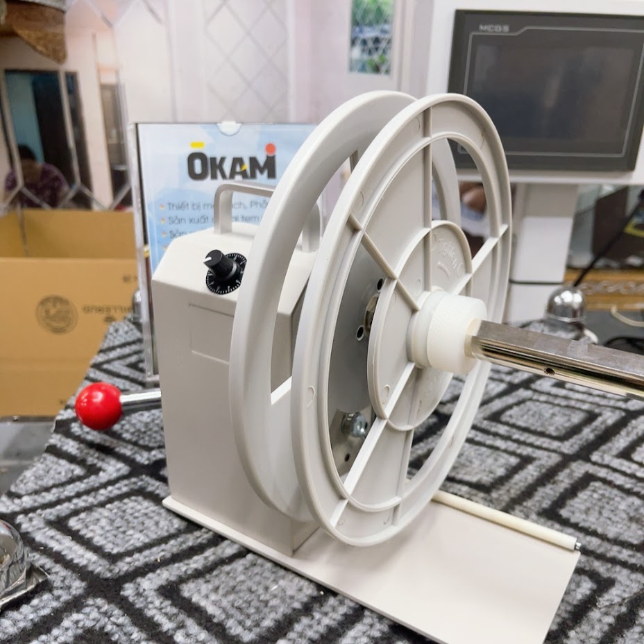 Máy cuốn tem nhãn tự động OM120