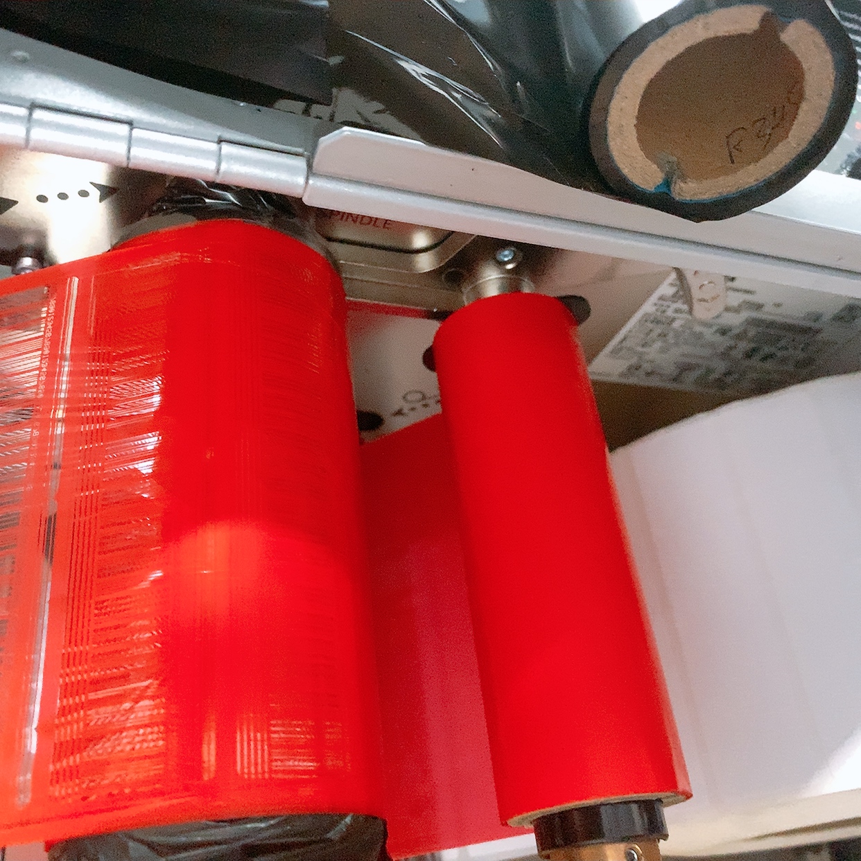 Mực in mã vạch màu đỏ sản xuất bởi Okami