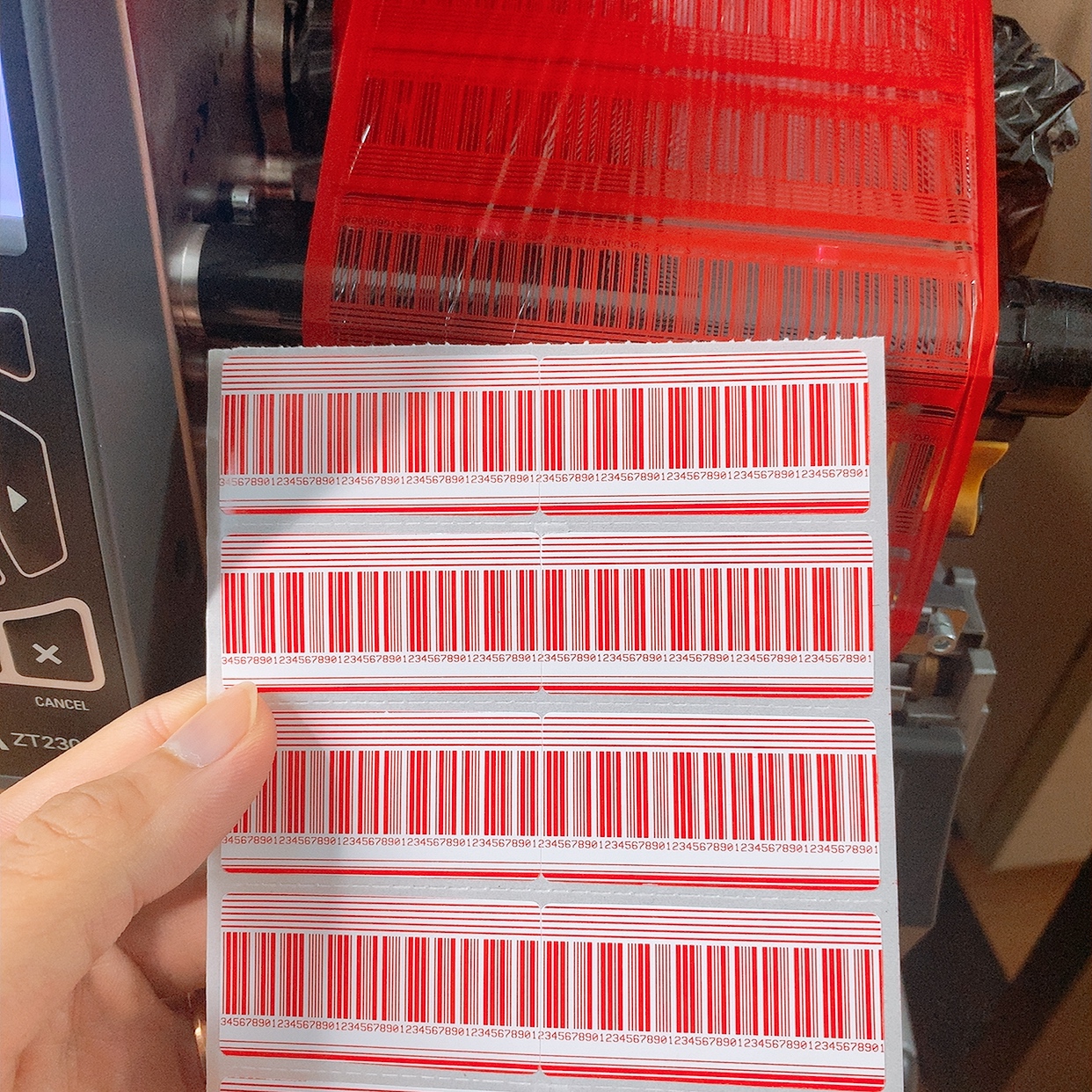 Mực in mã vạch màu đỏ sản xuất bởi Okami