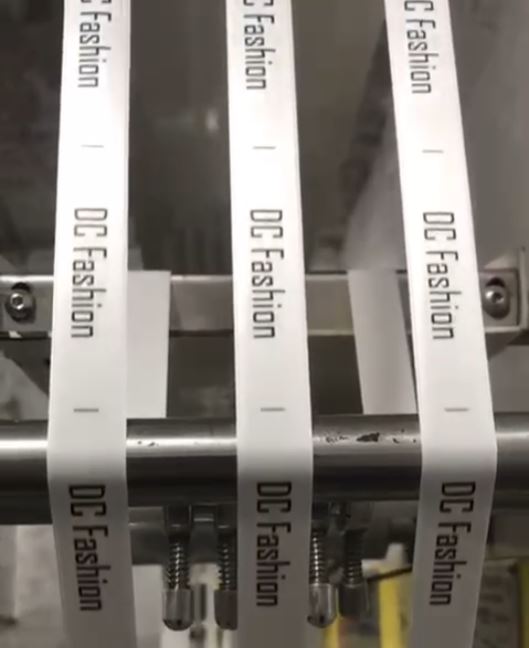 san xuat tem nhan mac quan ao