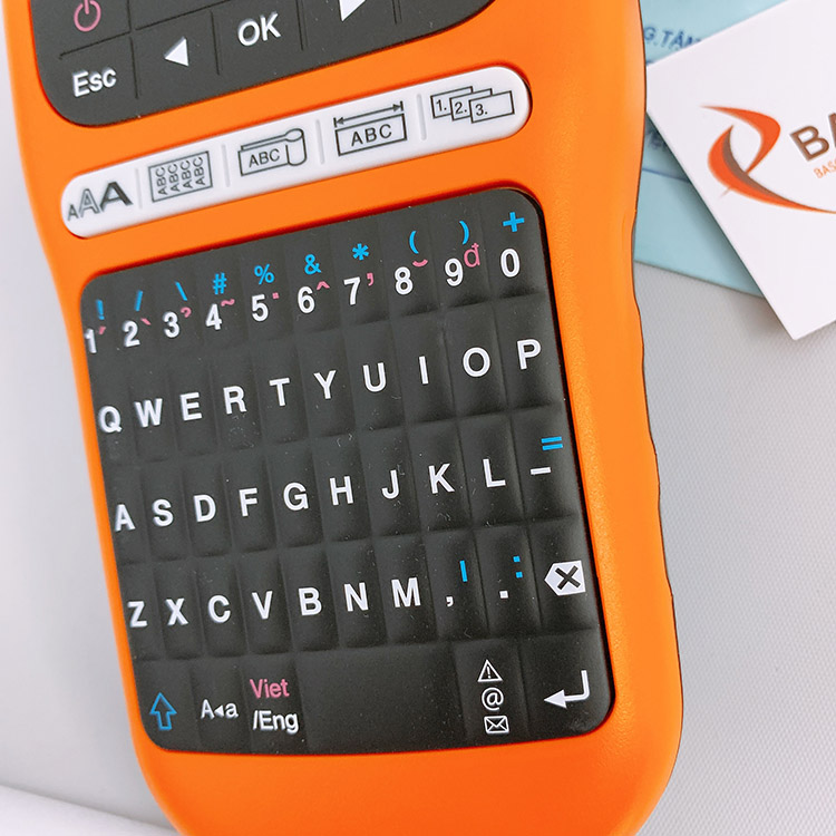 Máy in nhãn Brother P-touch E110