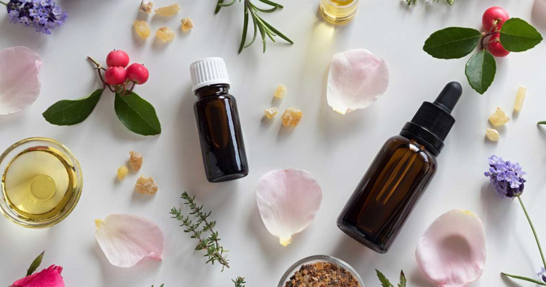 BẢO VỆ GIA ĐÌNH BẠN KHỎI MÙA DỊCH COVID 19 VỚI TINH DẦU THIÊN NHIÊN BẢO VỆ GIA ĐÌNH BẠN KHỎI MÙA DỊCH COVID 19 VỚI TINH DẦU THIÊN NHIÊN