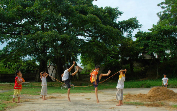 Trò chơi ngoài trời quan trọng như thế nào đối với trẻ mầm non