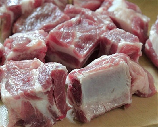 TÁO ĐỎ HẦM SƯỜN NON NGON ĐẬM VỊ XƯƠNG