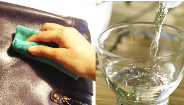 Dung dịch dấm ăn hòa cùng nước vệ sinh túi bị nấm mốc