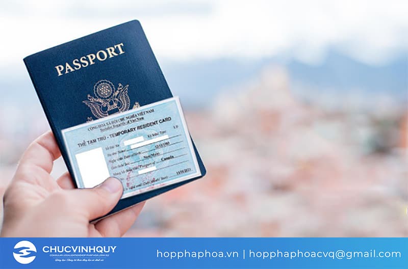 Nộp hồ sơ xin cấp thẻ tạm trú cho cơ quan có thẩm quyền