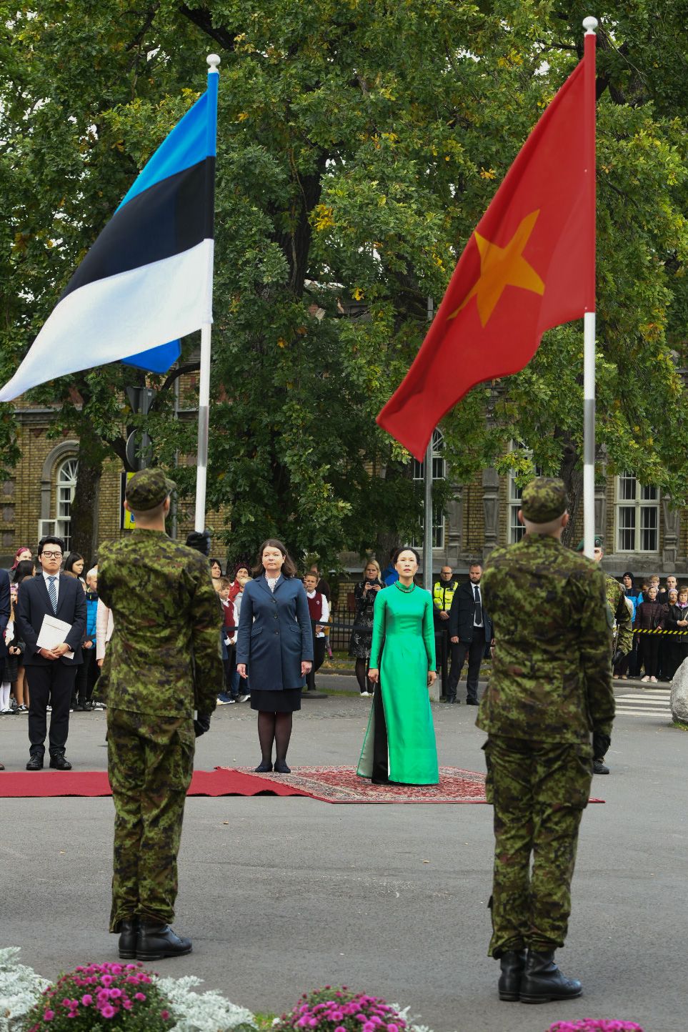 Thủ tục chào cở 2 nước Việt Nam - Estonia tại lễ trình thư ủy nhiệm