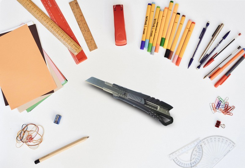 So sánh giữa Dao Rọc Giấy Đa Năng KDS và các dòng giá rẻ phổ thông trên thị trường