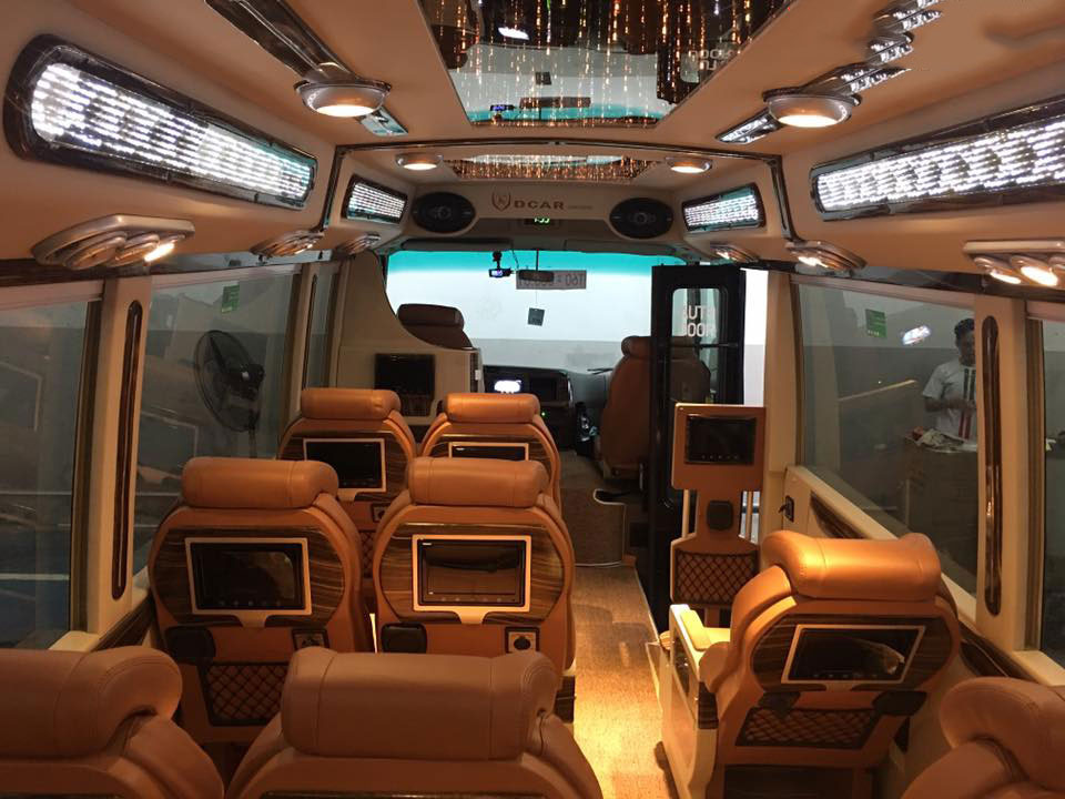 thuê xe Limousine 18 chỗ đi Sapa