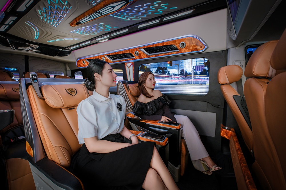thuê xe Limousine đi Sapa 9 chỗ