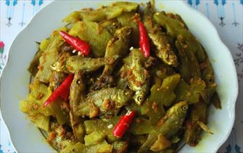 chot-nua-kho-voi-ca-cu-mon-ngon-xu-hue