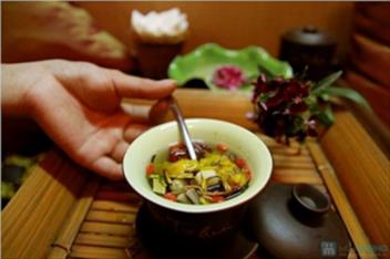 thuong-thuc-tra-cung-dinh-hue