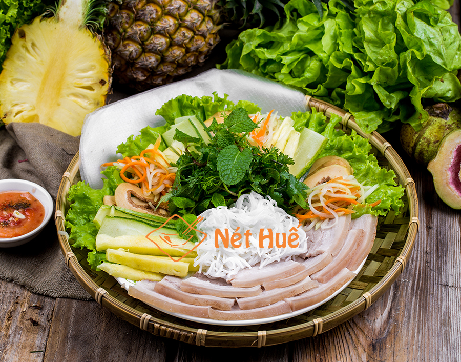 dac-san-cuon-thit-luoc-cham-tom-chua-tai-net-hue