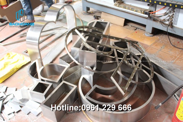 Biển inox 0961229666