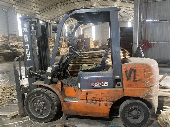 xe nang HELI 3,5 tấn cũ