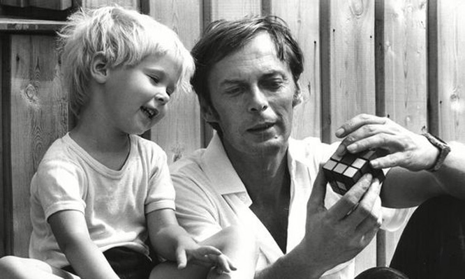 Erno Rubik - "Đấng" sáng tạo nên khối Rubik vạn người mê