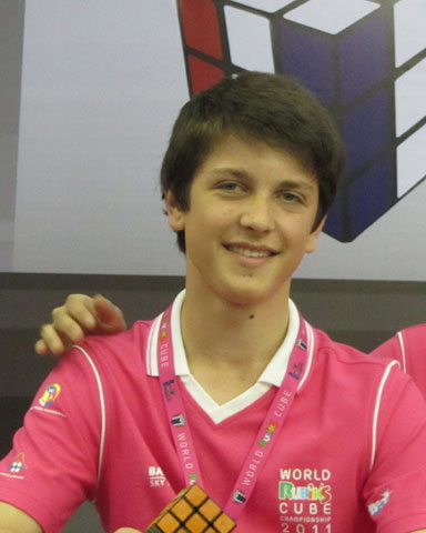 Feliks Zemdegs là ai? Huyền thoại chơi rubik với những kỷ lục không tưởng