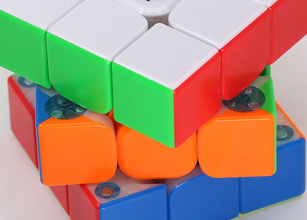 ưu điểm của nam châm DaYan TengYun v2